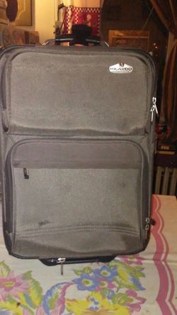 Traveling Suit case for that low with lock & keys plenty space & pockets too pack things