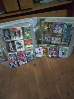 Sports cards approximate 25,000
