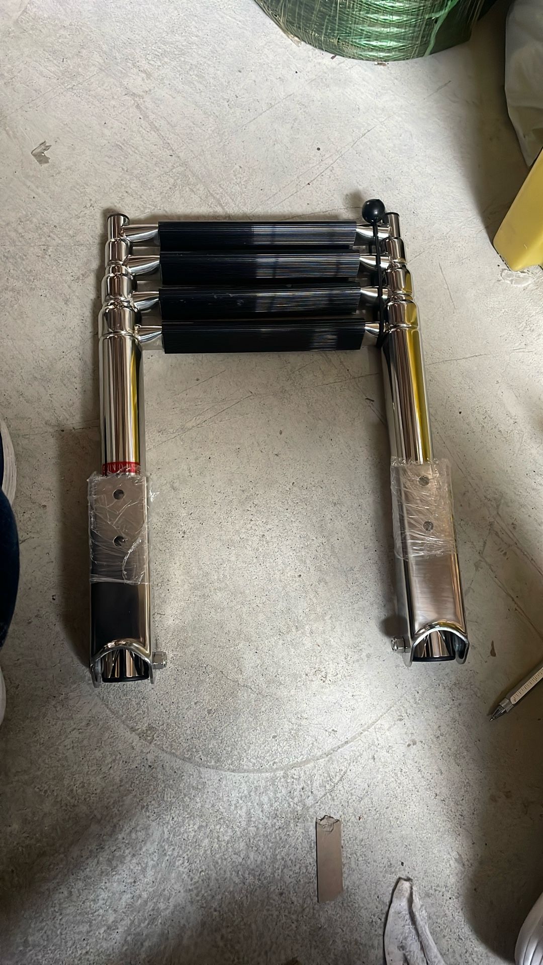 4 Steps Telescopic Boat Ladder