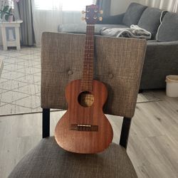 UKELELE MAKALA BRAND 