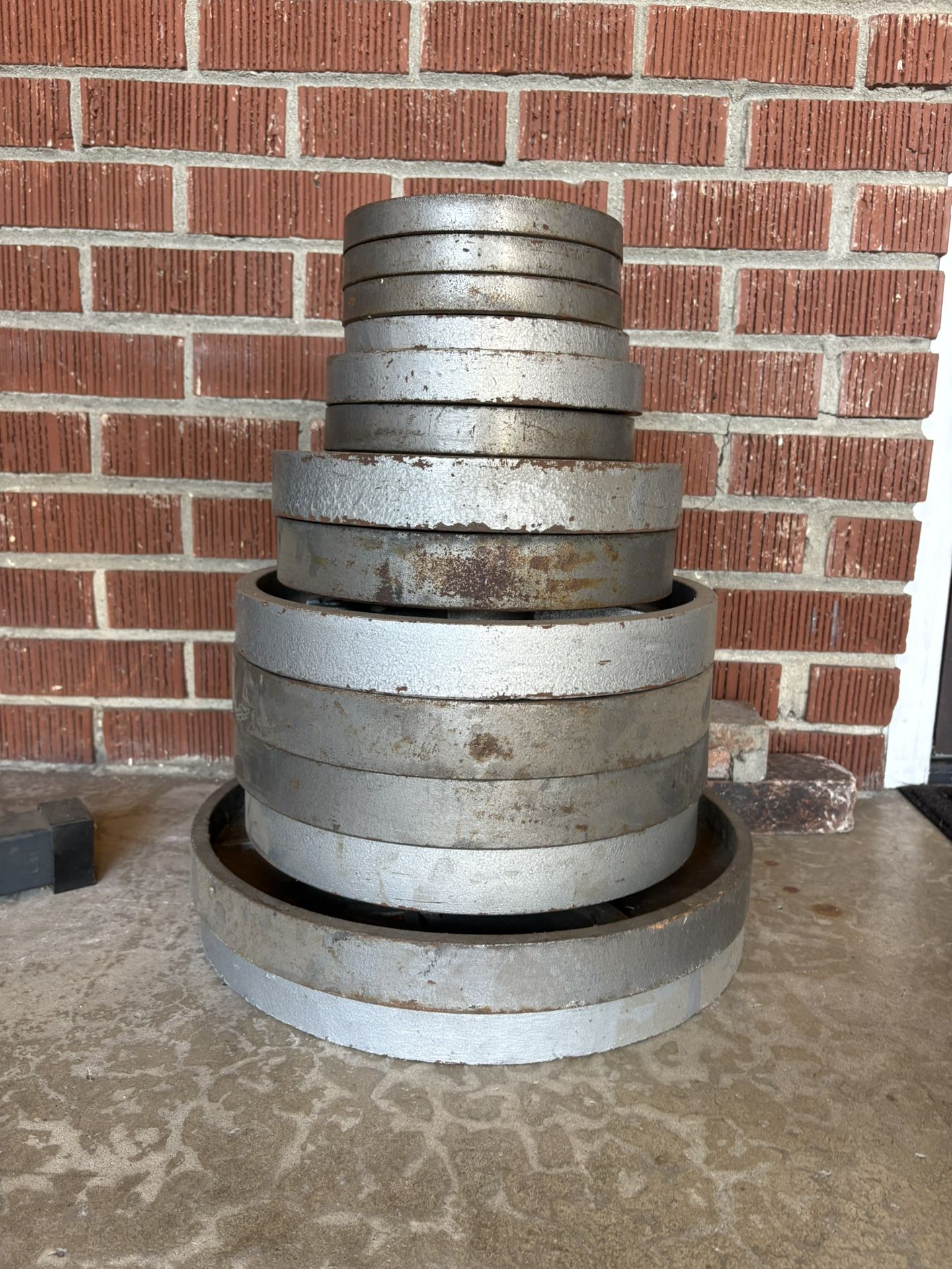 Weights (45, 35, 25 , 10, 5 lb Plates)