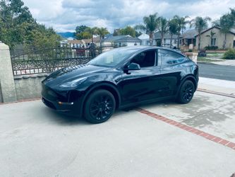 2023 Tesla Model Y awd long range dual motor salvage title low miles very miles no issues  For Sale: 2023 Tesla Model Y Long Range AWD Dual Motor – Sa
