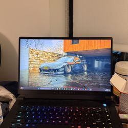 Alienware m15 r7 Gaming Laptop