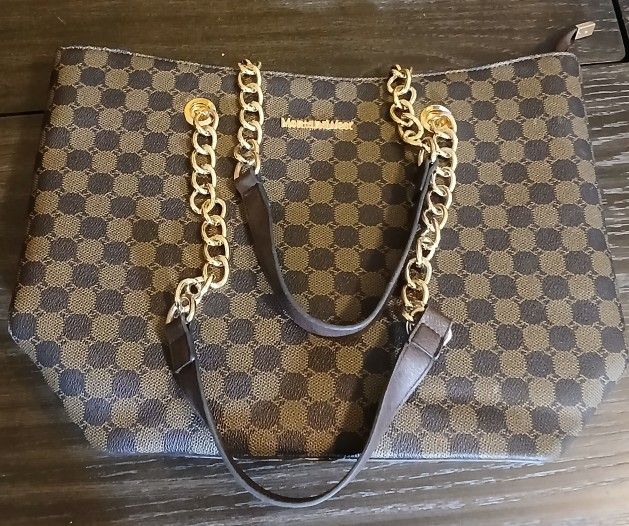 Pre-Loved Montana West Chained Purse $15