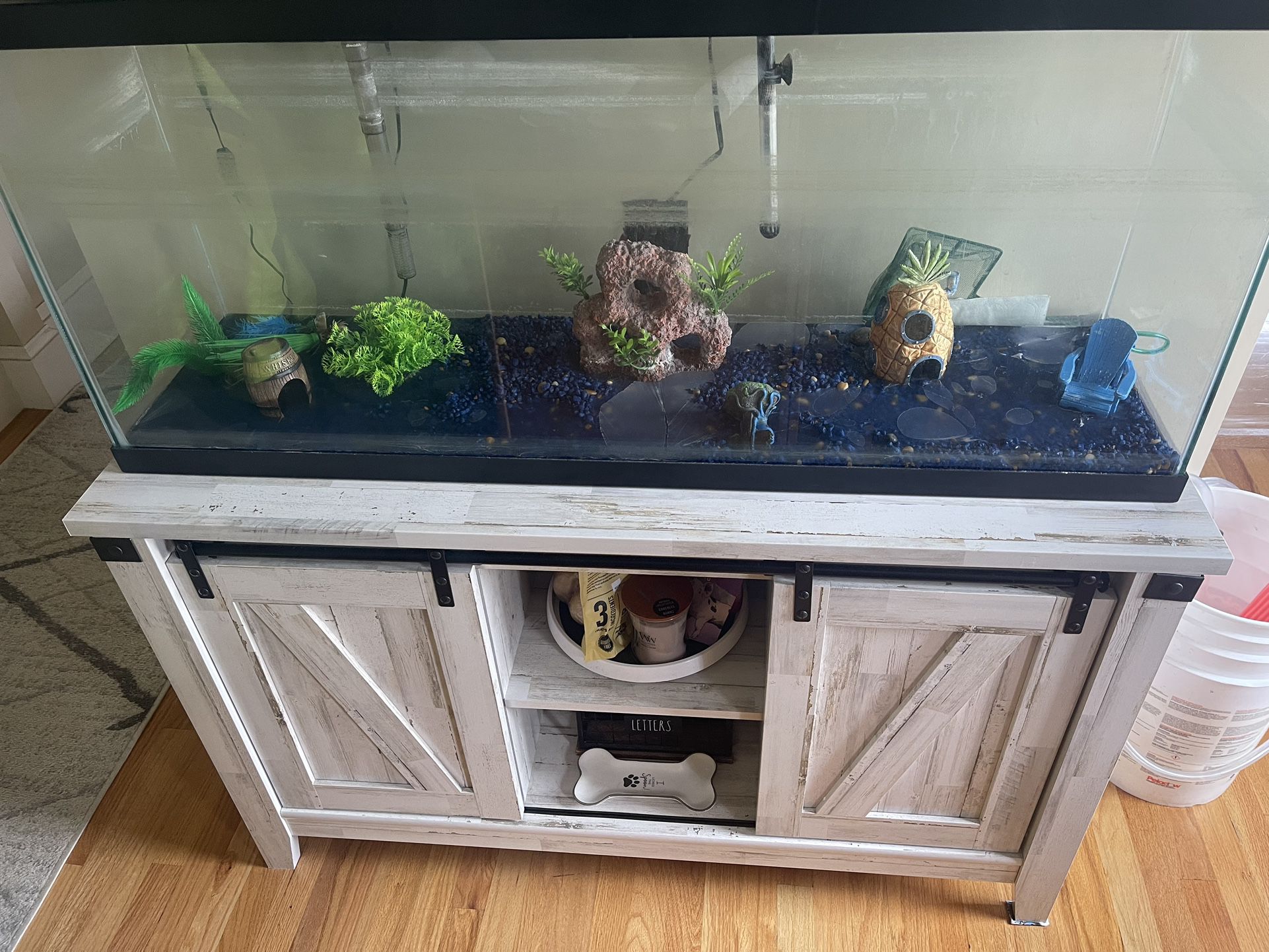 55 Gallon fish Tank and Stand ($700 Retail Value)