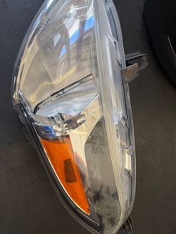 2015-2019 Nissan Versa Headlight Assembly