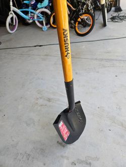 Husky 47" Digging Shovel – Like New