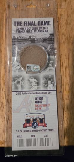 Atlanta Braves Turner Field Final Game Dirt Collectible
