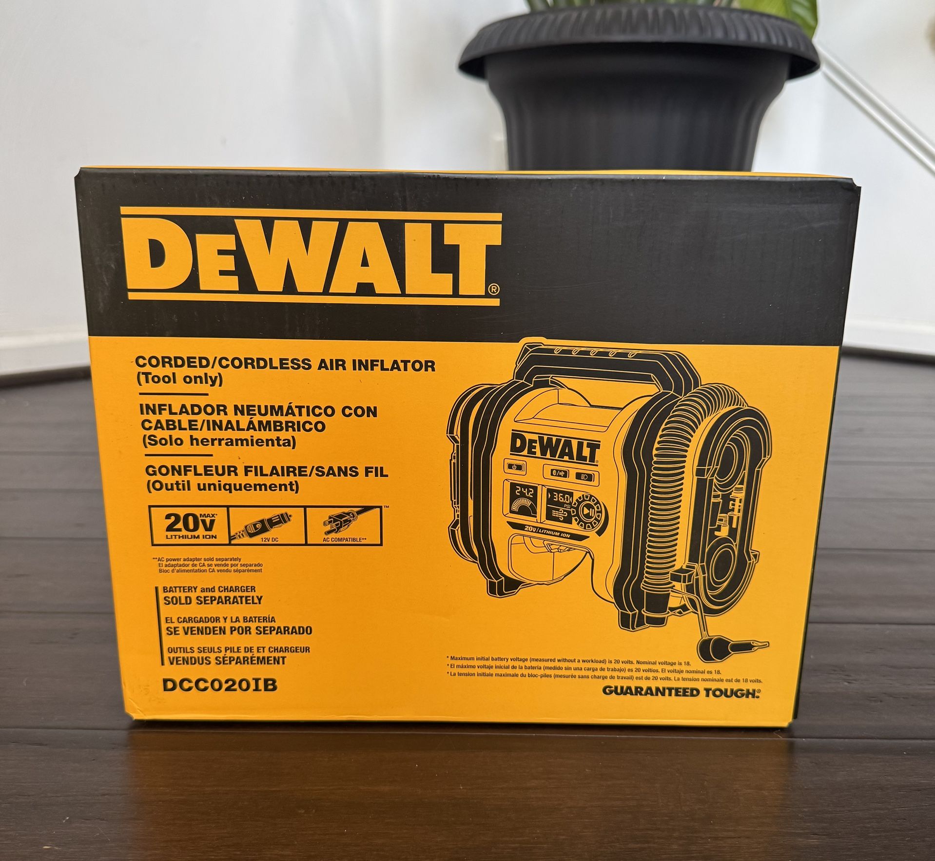 DeWALT 20V High-Pressure Corded/Cordless Air Inflator Bare Tool