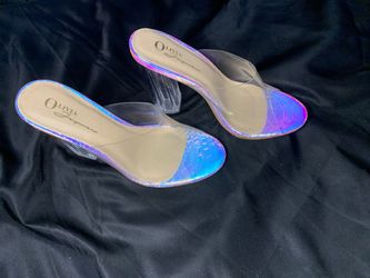 Sz 7.5 Holographic/clear Heels 