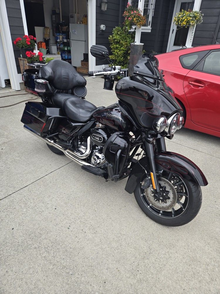 2010 Harley Davidson FLHTCUSE5