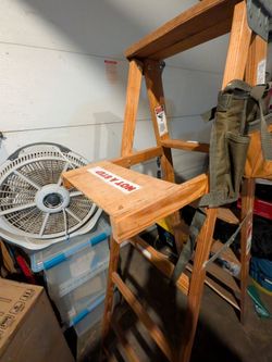 6ft step ladder (some damage, see description)