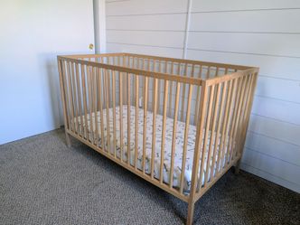 IKEA Sniglar Crib,  Pottery Barn Nook Mattress, Burt's Bees sheets and  mattress protectors