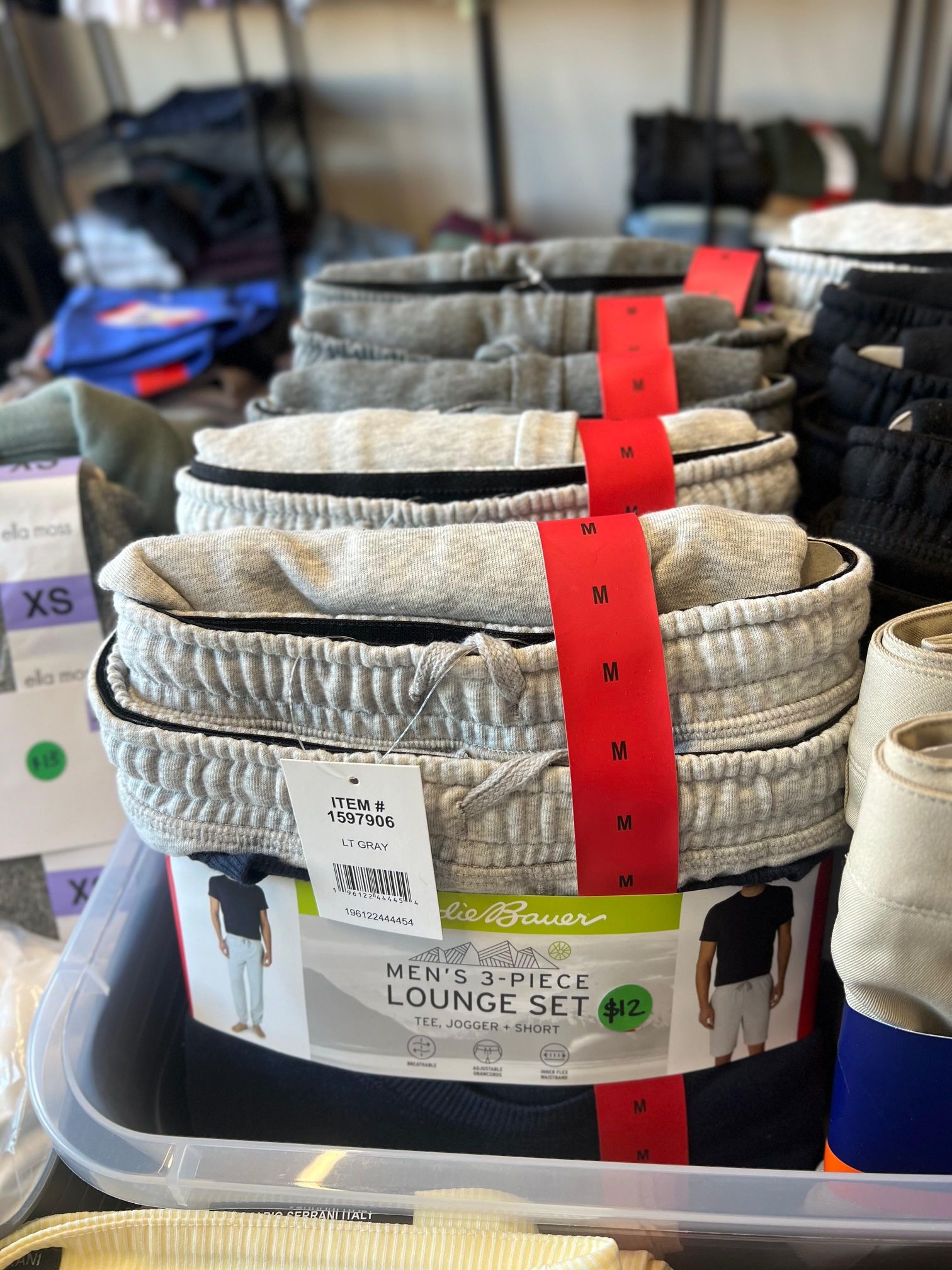 ๐๐Men Sweatpants Set Size Medium ๐๐