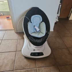 Mamaroo Baby Rocker