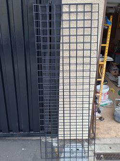 Wall gridpanel hanger with hooks