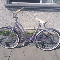 Girl's 24" Schwinn Legacy Beach Cruiser 