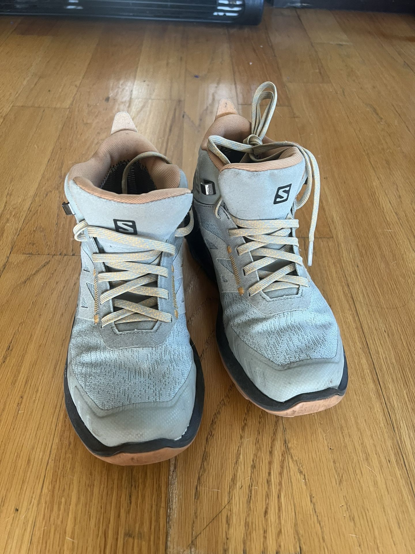 OUTpulse Mid GORE-TEX Hiking Boots