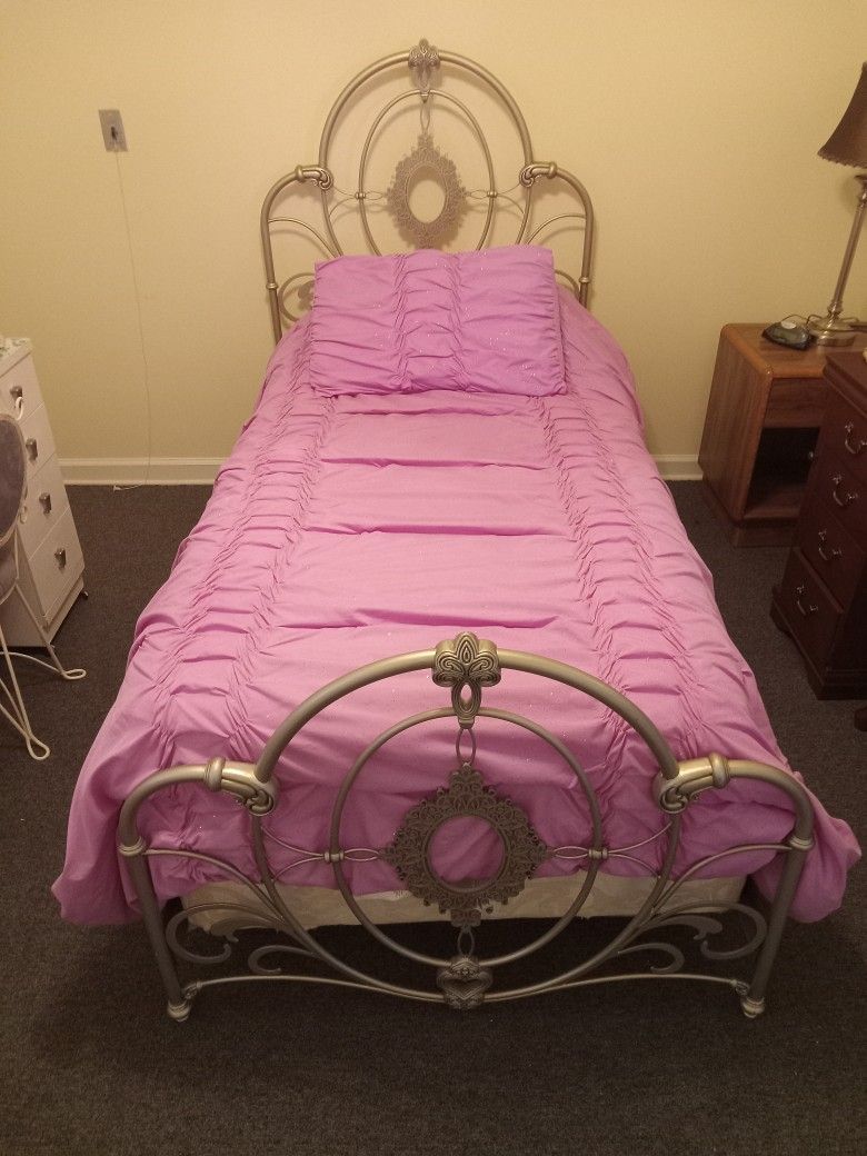 Twin Bed