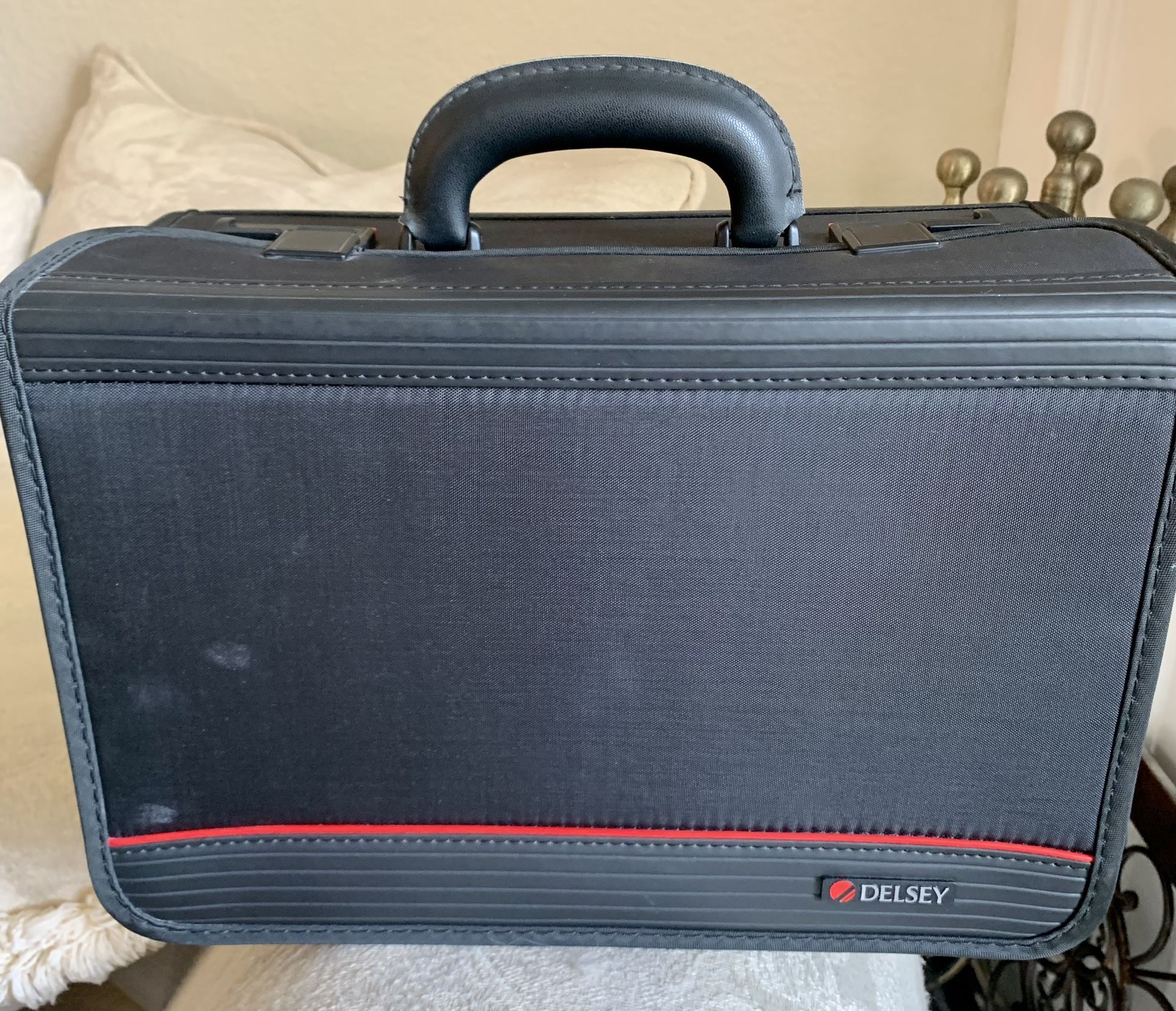 DELSEY Vintage Dual Lock Weekender Carry-On Hard Case