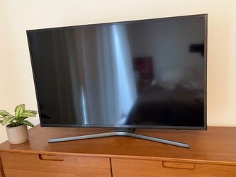 Samsung 40” Smart TV
