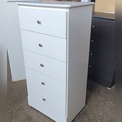 Five drawers dresser with  rails