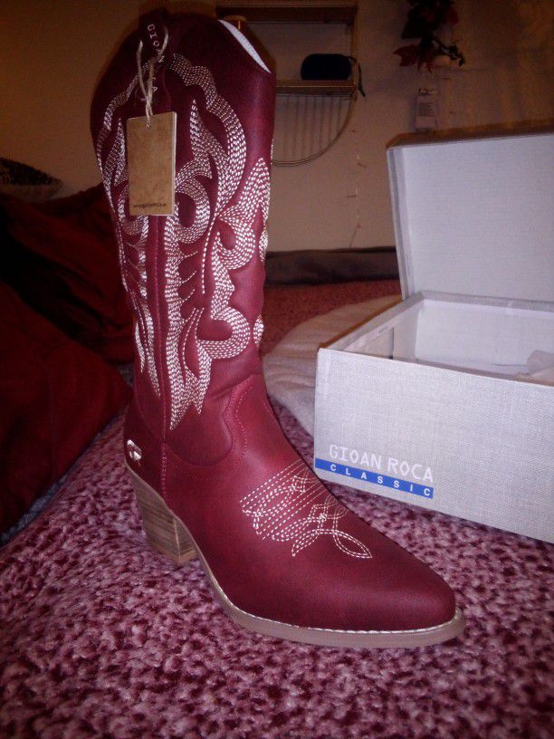 Size 8 Gioan Roca Classic Wine Embroidered Faux Suede Cowboy Boots