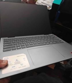 Dell - Inspiron - 14" 2K 2-in-1 Touchscreen Laptop - AMD Ryzen 5 8640HS - 16GB Memory - 512 GB