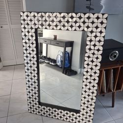 Decorative mirror