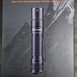 Fenix flashlight PD36R pro