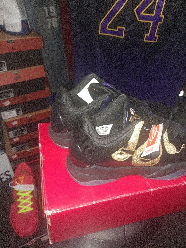 KOBE AUTHENTIC Shoes With JERSEY