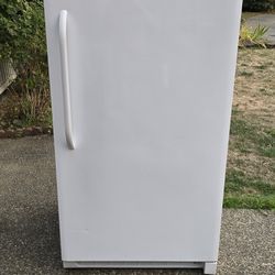 Thermo Scientific Fridge Size 34w 28d 72h) I Can Help You With Free Delivery Within 10 Miles Distance 