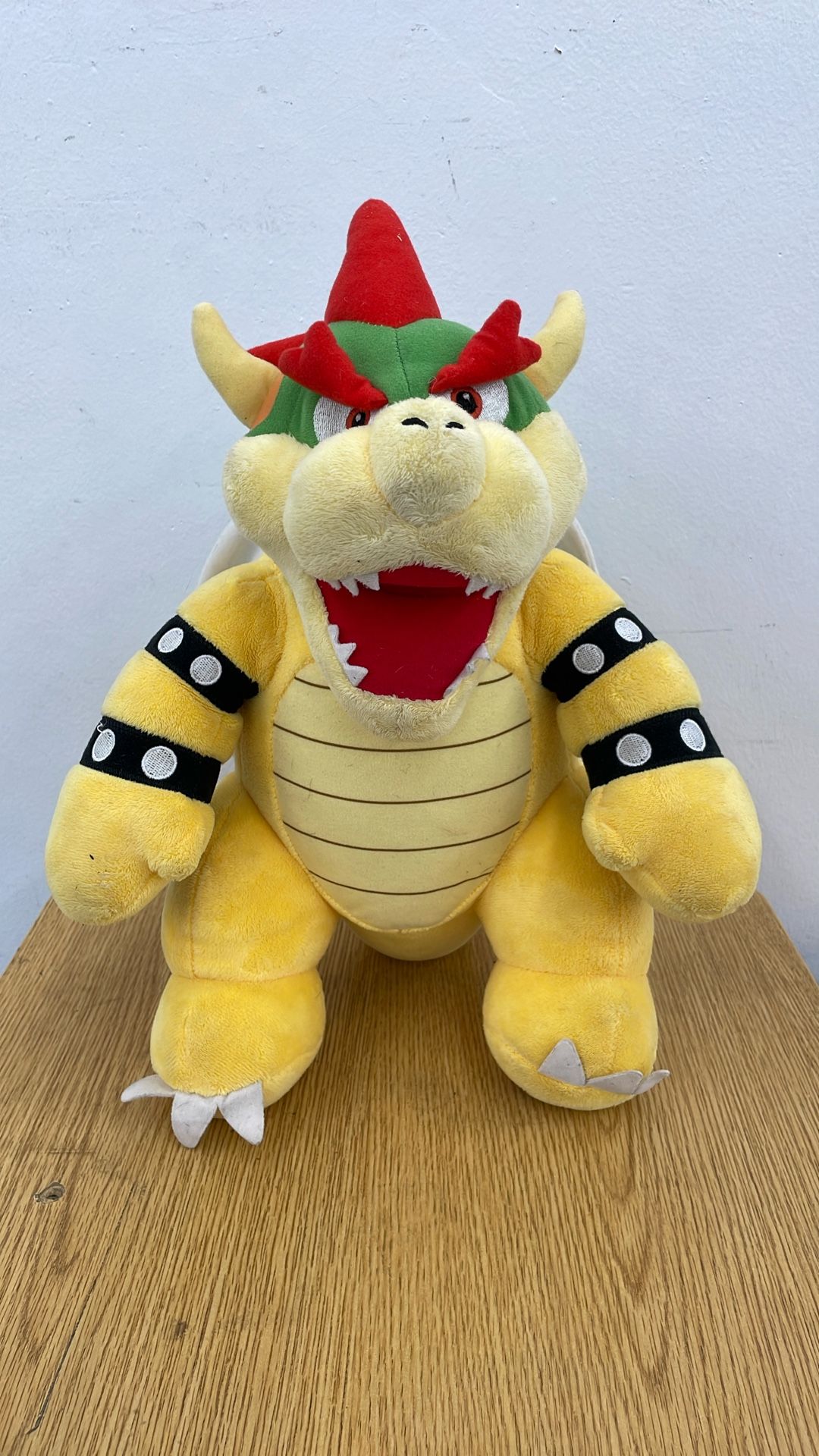 Bowser Super Mario Plush. Item No 178 (Shopgoodwill)