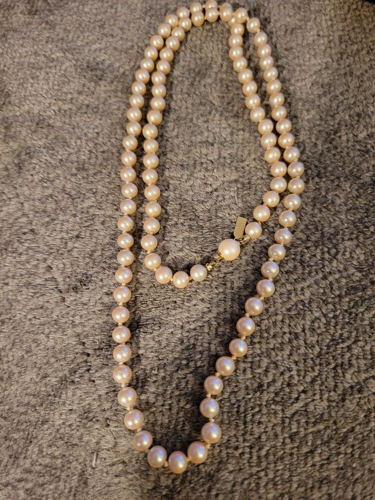 Faux Pearls 28" White