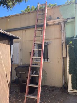 Extension ladder 28ft Louisville original price was $600