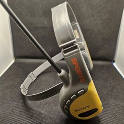  Sony Walkman Sports SRF-HM55 AM/FM Radio Headset. 1992