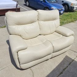 Flexsteel Evian Leather Power Reclining Loveseat

