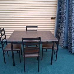 5 Piece Wood And Metal Dinning Room Or Kitchen Set 