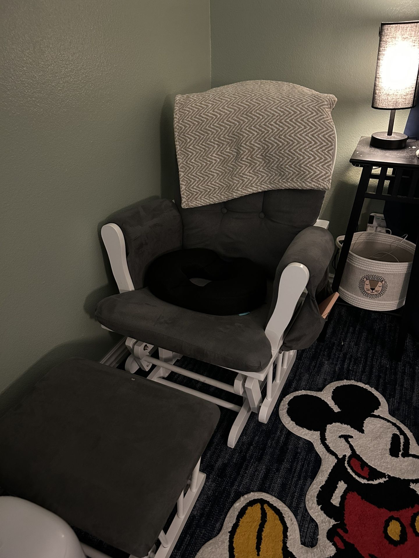 Rocking Chair 