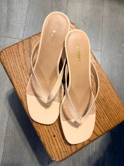 Old Navy Nude Flip Flop Sandals