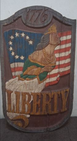 Vintage 1776 Patriotic Liberty Figurehead Wall Plaque – Flawless Mint Condition Faux-Wood Americana Shield Sign (Revolutionary Folk Art Style)