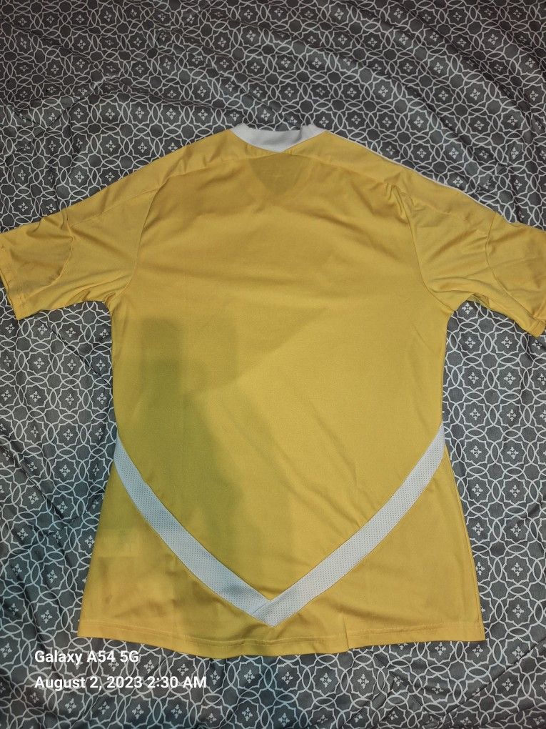 Adidas Shirt Medium