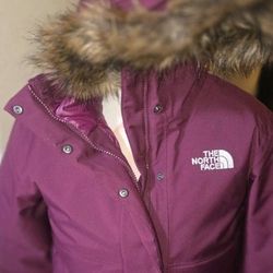 NORTHFACE XS TAGS ATTACHED BRAND NEW