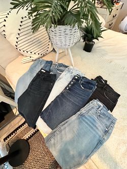 Good American Jeans Size 6/28 inch waist (8 Pairs)