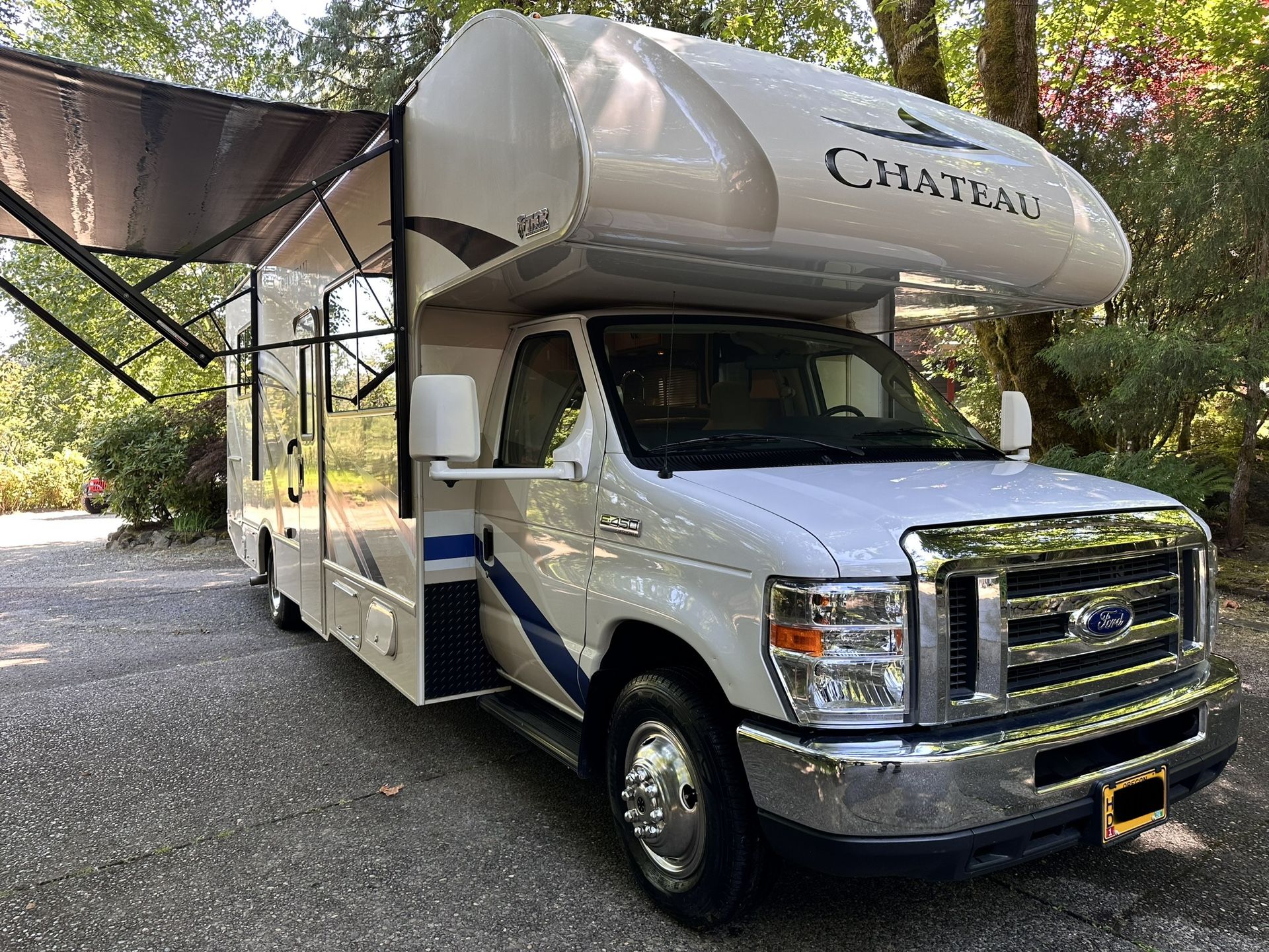 2019 Thor Motor Coach Chateau With Only 14k Miles