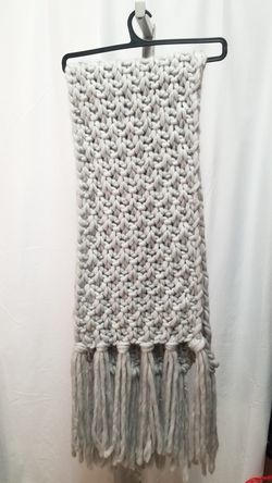 Gray knit scarf