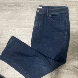 Loft Women Crop Jeans , Size:31/12 Style:curvy Kick Crop Price:$ 8 Preloved 
