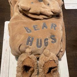 3T Gap Robe & 5/7 Gap Slippers 