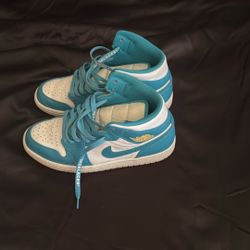 Jordan 1 Mid Aquatone 