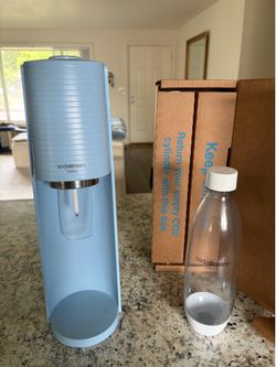 Sparkling water machine